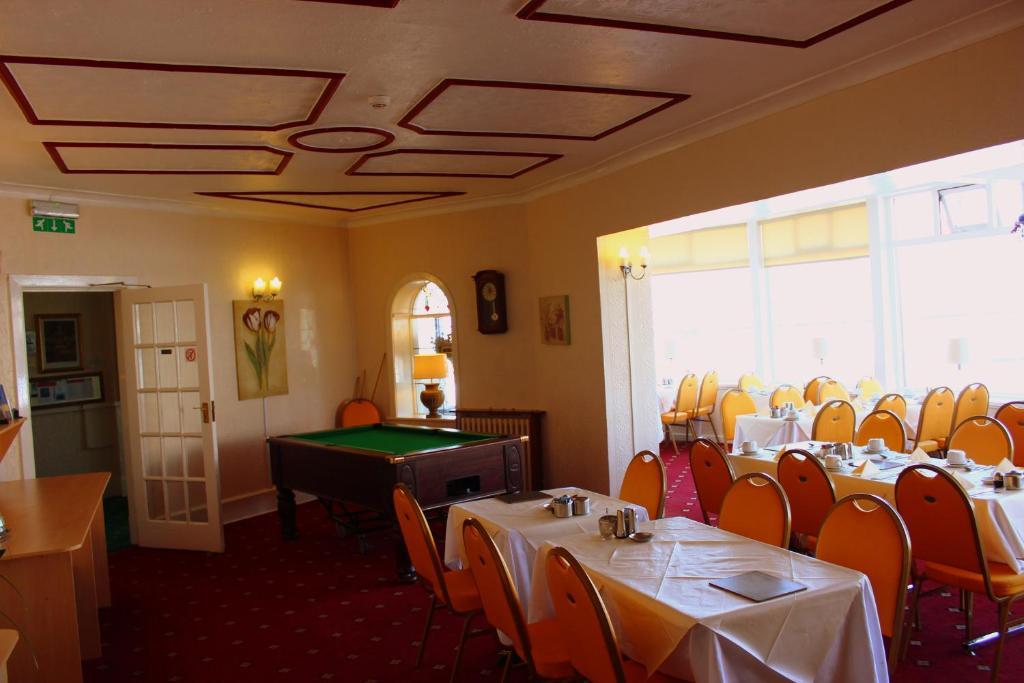 The Colwyn Hotel - Near Pleasure Beach ブラックプール エクステリア 写真