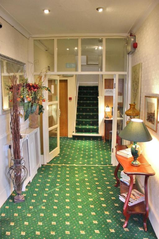 The Colwyn Hotel - Near Pleasure Beach ブラックプール エクステリア 写真