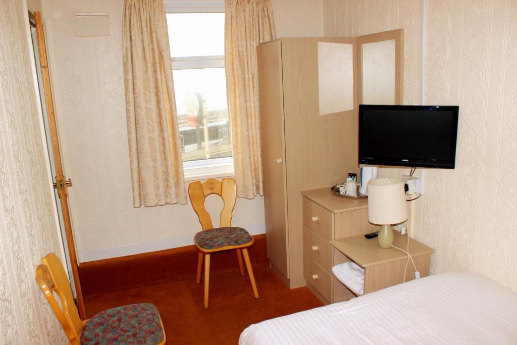 The Colwyn Hotel - Near Pleasure Beach ブラックプール エクステリア 写真