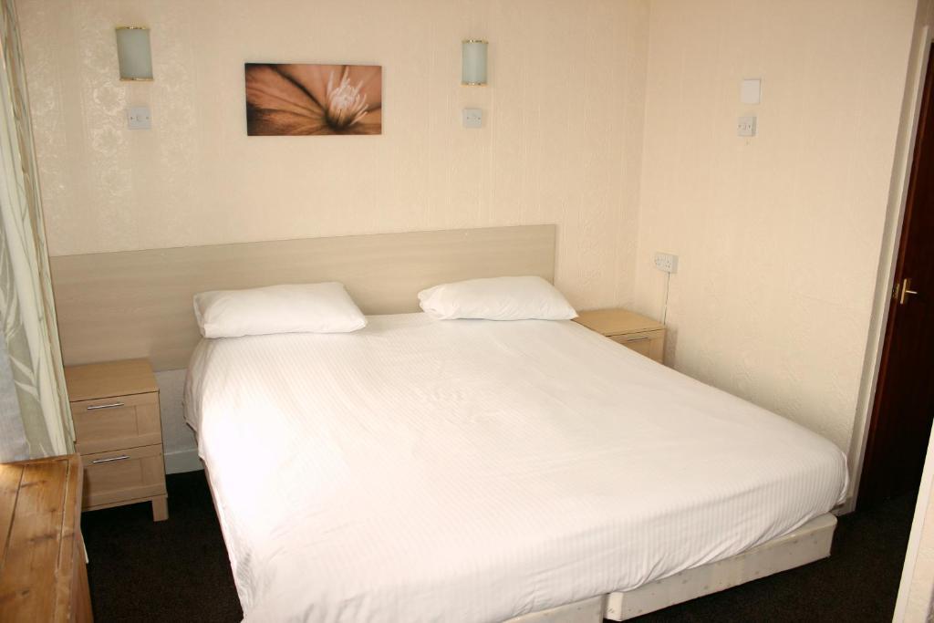 The Colwyn Hotel - Near Pleasure Beach ブラックプール エクステリア 写真