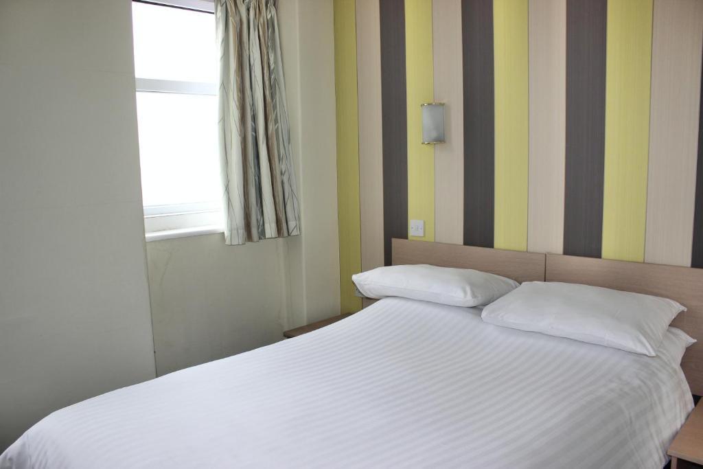 The Colwyn Hotel - Near Pleasure Beach ブラックプール エクステリア 写真