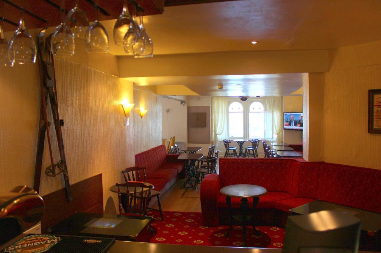 The Colwyn Hotel - Near Pleasure Beach ブラックプール エクステリア 写真